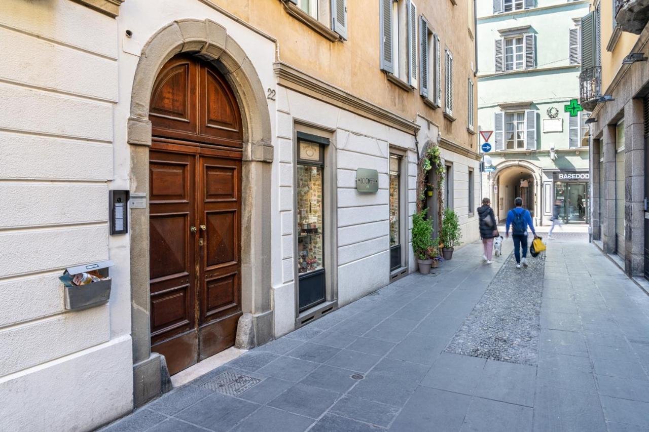 Апартаменты Centro Storico - Leonardo House Бергамо Экстерьер фото